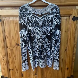 Vivid Collection Top Sheer Crochet/Embroidery Black and White Women's Size Large